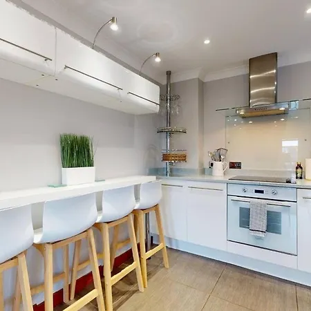 Swansea Marina Apartment - Water View - Sleeps 5 Exterior photo