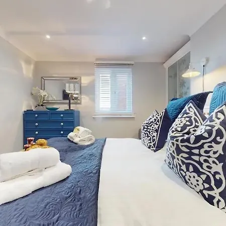 Swansea Marina Apartment - Water View - Sleeps 5 Exterior photo