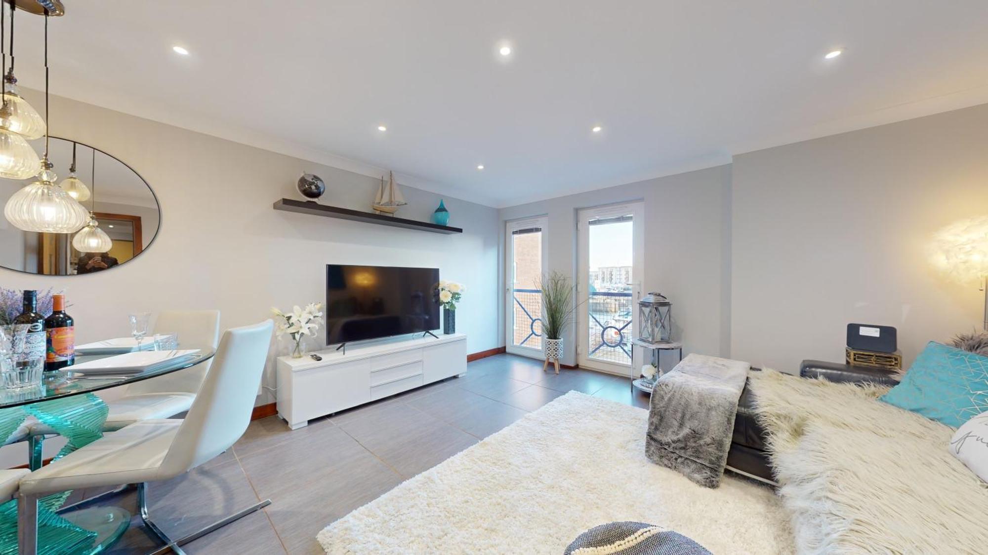 Marina - Water View - Sleeps 5 Appartement Swansea