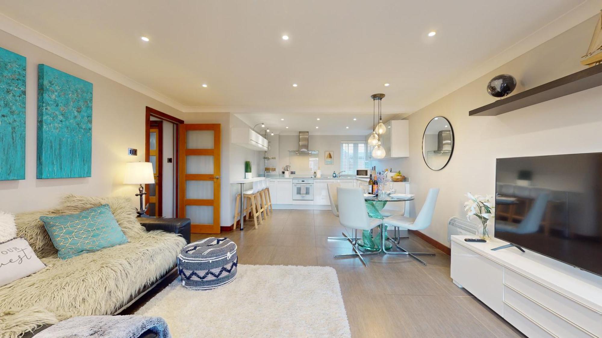 Marina - Water View - Sleeps 5 Appartement