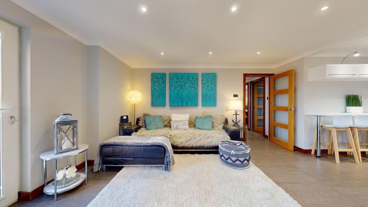 Marina - Water View - Sleeps 5 Appartement *