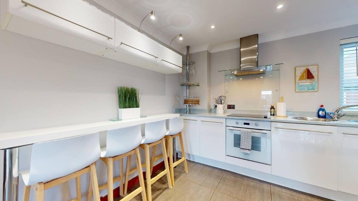 Appartement Marina - Water View - Sleeps 5 *