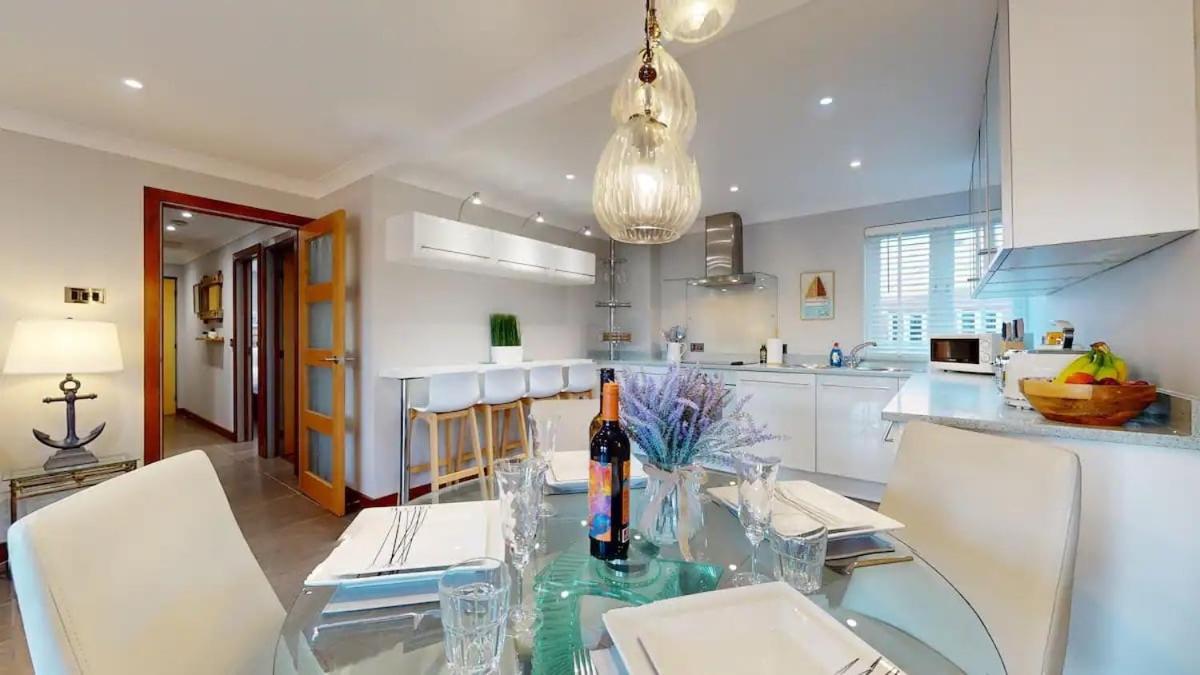 Marina - Water View - Sleeps 5 Appartement