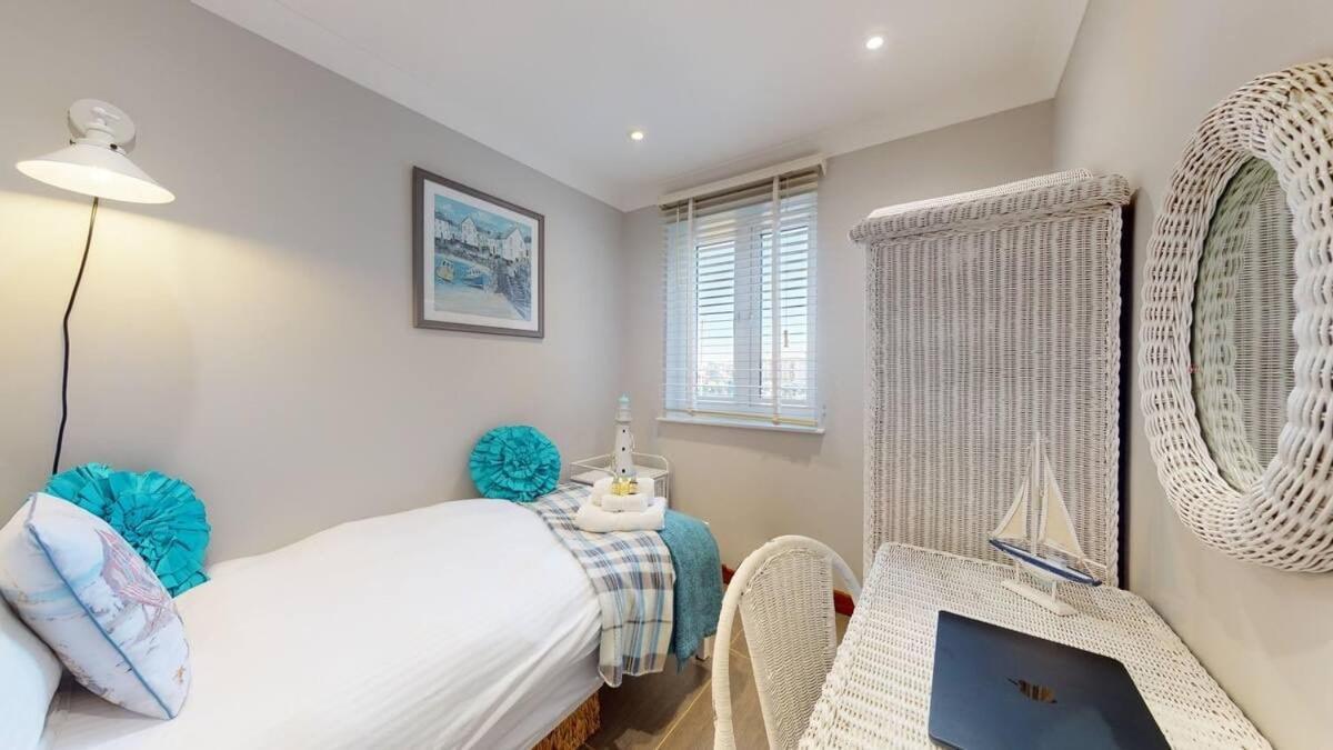 Marina - Water View - Sleeps 5 Appartement *