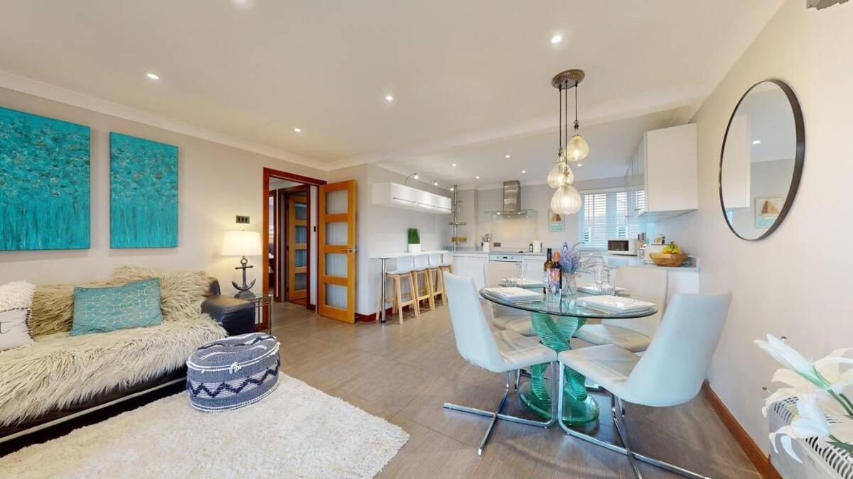 Marina - Water View - Sleeps 5 Appartement